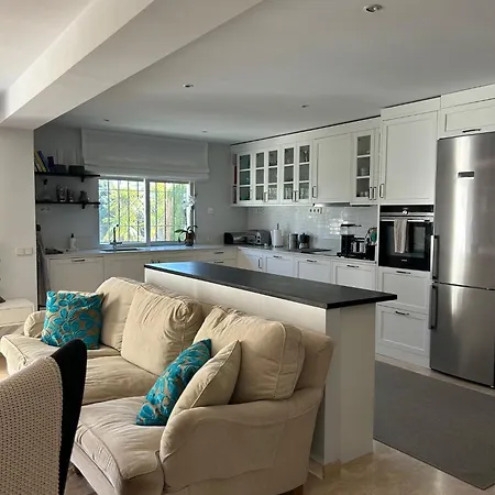 4 Bedroom Townhouse Puerto Banus Apartment