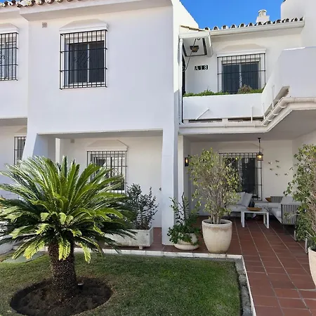 4 Bedroom Townhouse Puerto Banus شقة