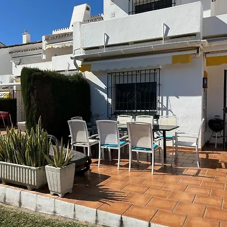 شقة 4 Bedroom Townhouse Puerto Banus
